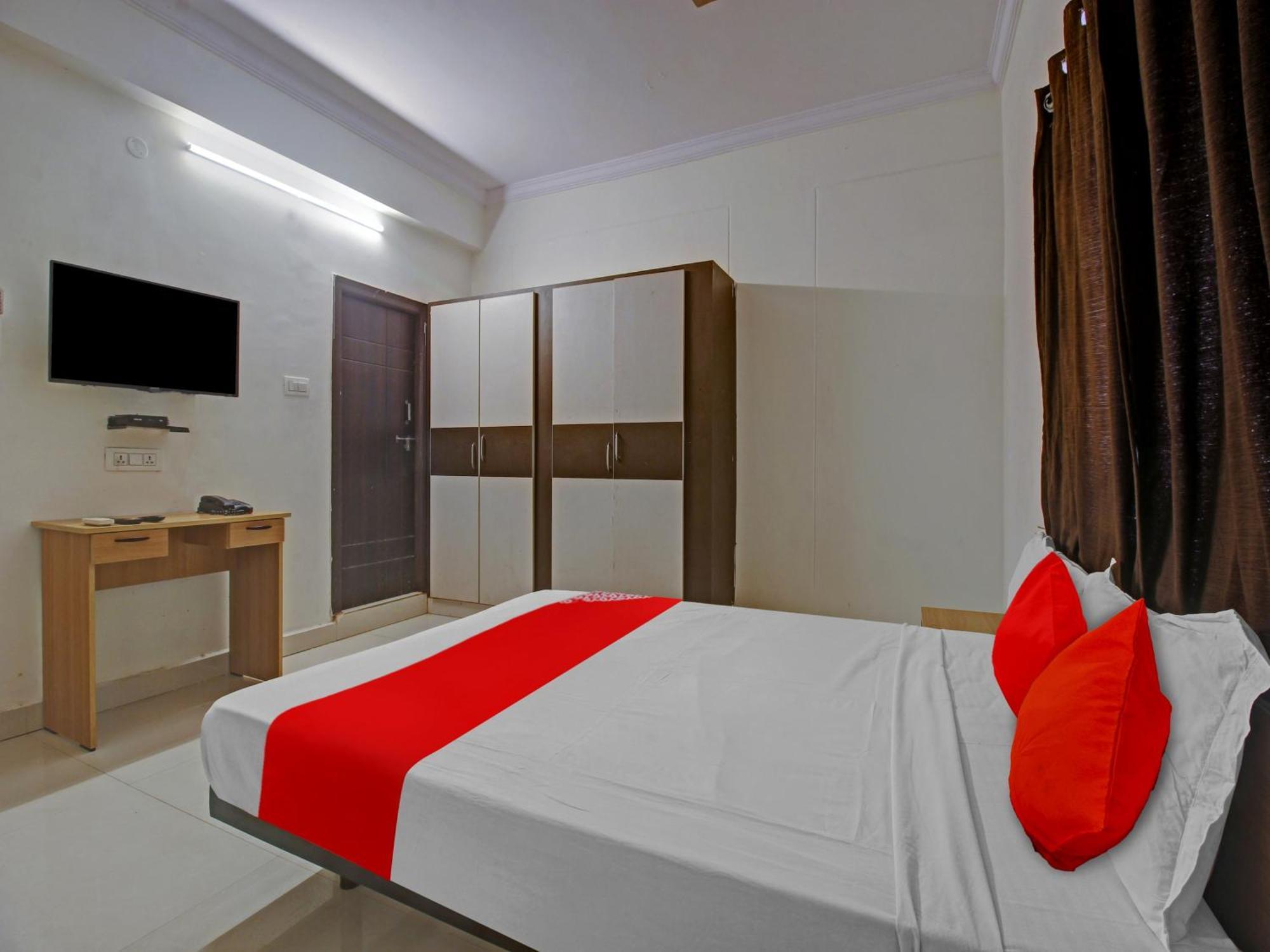 Hotel O Svr Silver Key Lingampalli Exterior foto